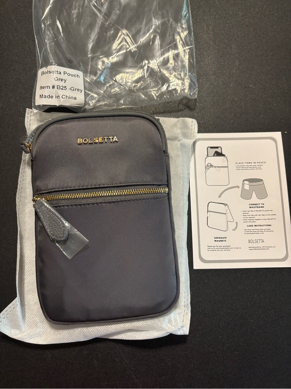 NWT Bolsetta magnetic hip bag